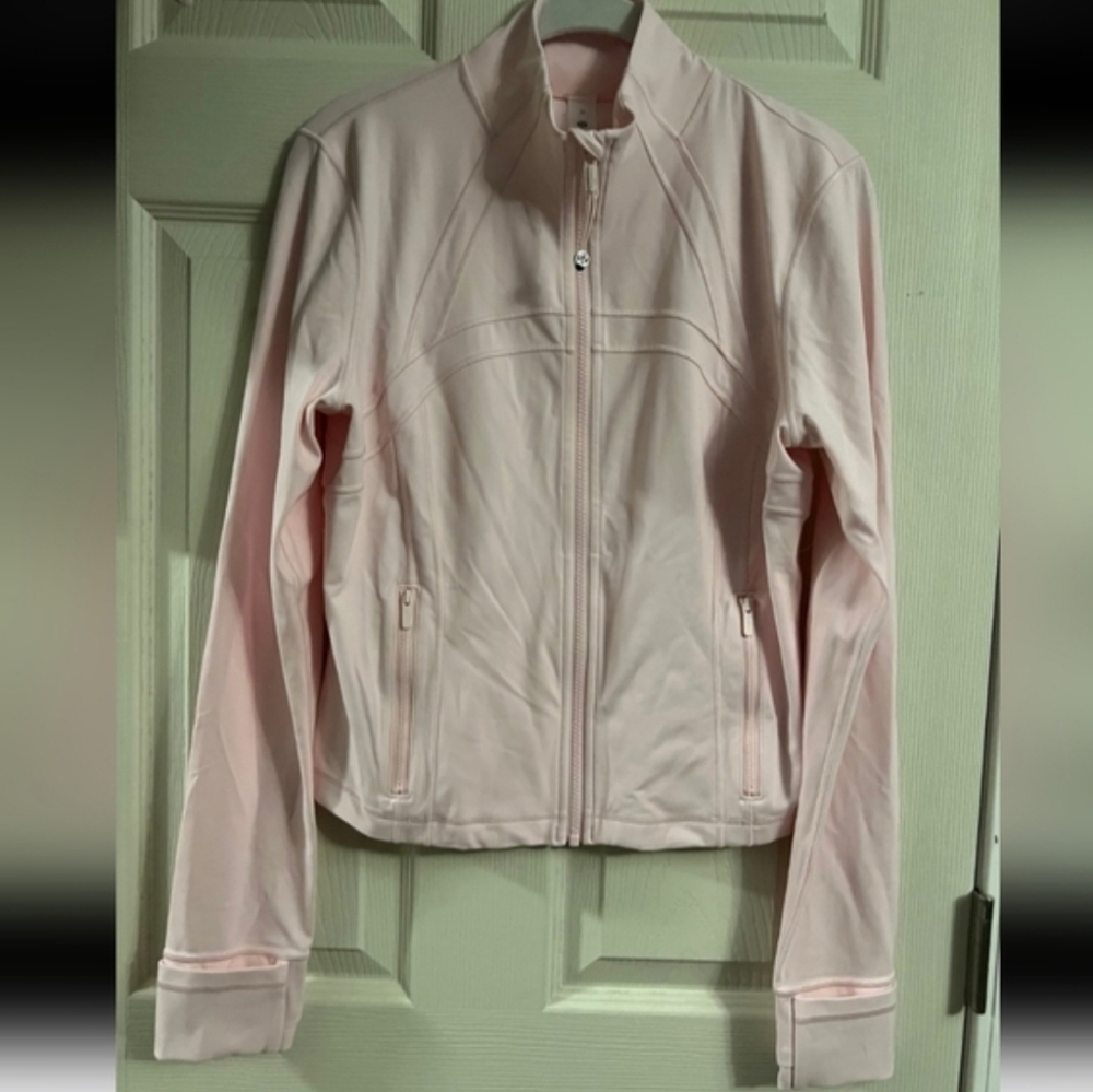 Lululemon Strawberry Milkshake Define Jacket Size 6. In good condition. See pics - Picture 6 of 8